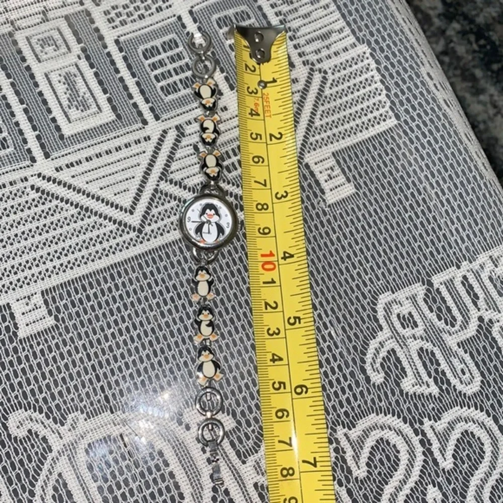 Penguin Watch needs battery Pre owned